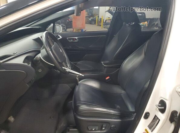 JTDBVRBD4HA001978 2017 TOYOTA MIRAI Белый Вид салона спереди