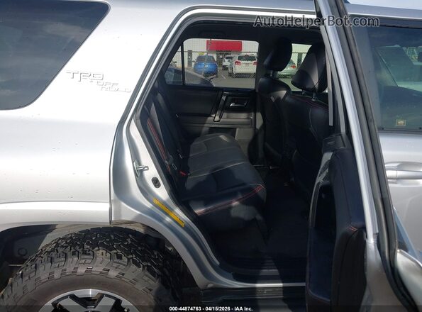 JTEBU5JR2L5778097 2020 TOYOTA 4RUNNER Silver Widok naklejki z numerem VIN