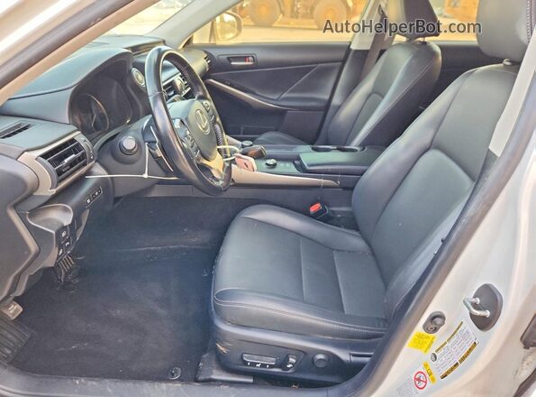JTHBA1D27H5059082 2017 LEXUS IS Белый Вид салона спереди