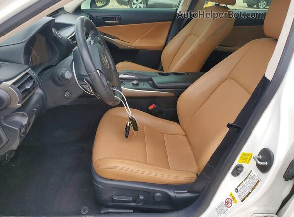 JTHBA1D29K5088686 2019 LEXUS IS Белый Вид салона спереди