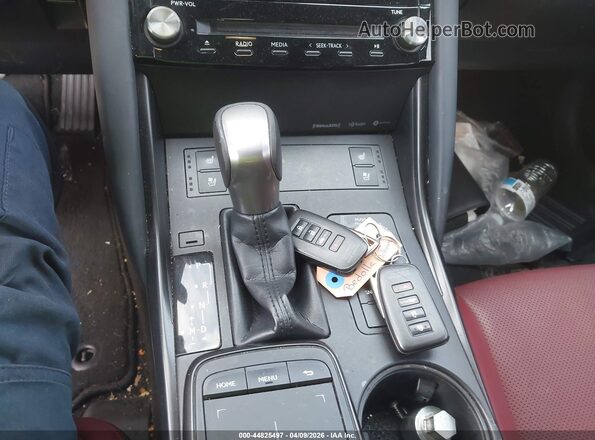 JTHCA1D29M5109558 2021 LEXUS IS 300 Белый Вид панели приборов