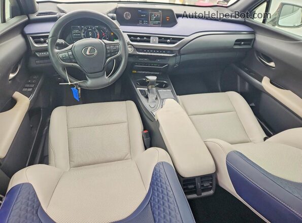 JTHP3JBH8N2050315 2022 LEXUS UX Белый Вид панели приборов