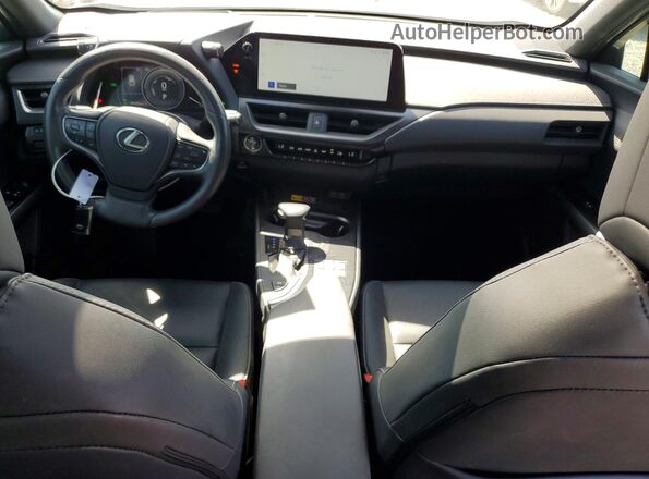 JTHP9JBH3P2066679 2023 LEXUS UX Белый Вид панели приборов