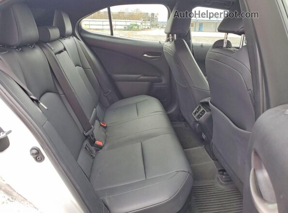 JTHP9JBH7P2069357 2023 LEXUS UX Белый Вид задней части салона