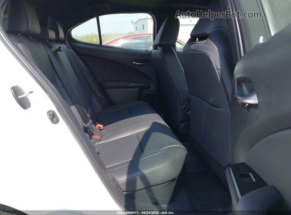 JTHUCJDH2S2014373 2025 LEXUS UX 300H White Widok naklejki z numerem VIN