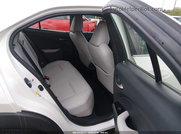 JTHY3JBH0K2019236 2019 LEXUS UX 200 White VIN sticker view