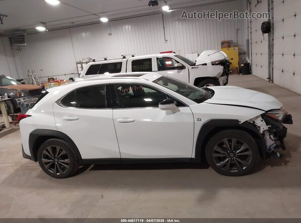 JTHY3JBH2K2002941 2019 LEXUS UX 200 White Սալոնի հետևի տեսք