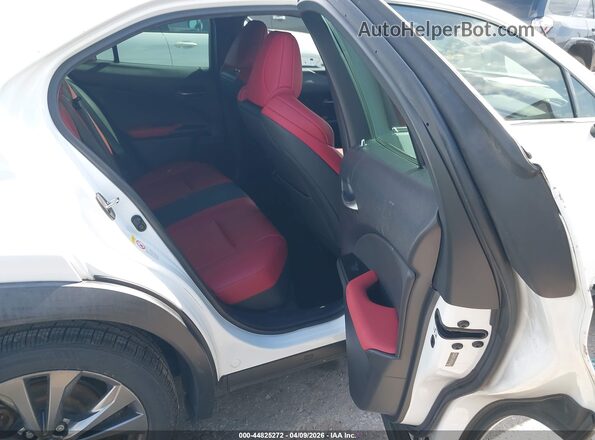 JTHY3JBH2K2006620 2019 LEXUS UX 200 White VIN կոդի պիտակի տեսք