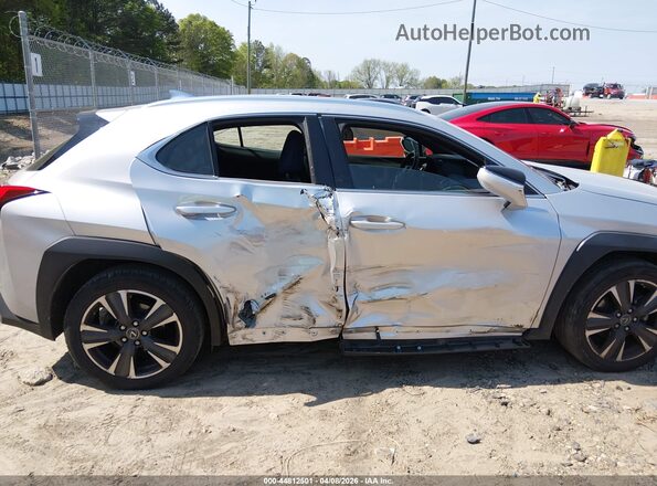 JTHY3JBH5K2013786 2019 LEXUS UX 200 Silver Front view