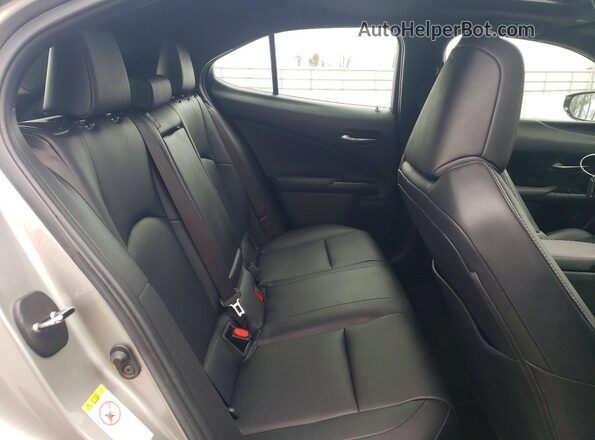 JTHY3JBH6K2003560 2019 LEXUS UX Gray Widok wnętrza z tyłu