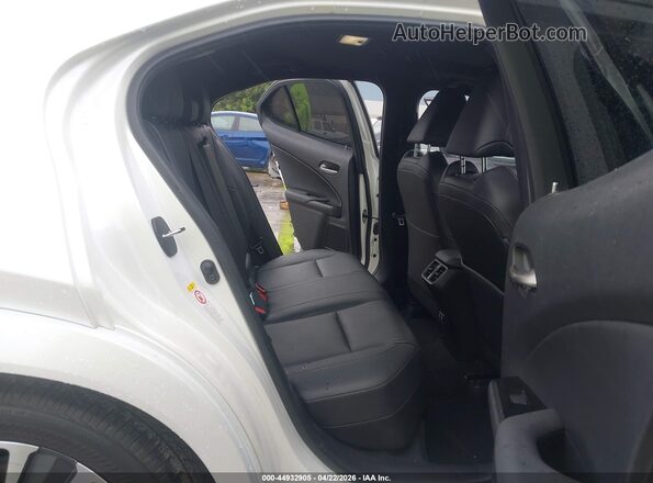JTHY3JBHXK2007563 2019 LEXUS UX 200 White VIN կոդի պիտակի տեսք