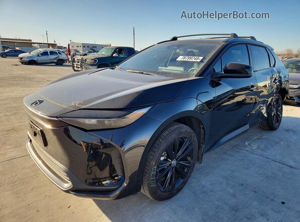 JTMABACA0SA104381 2025 TOYOTA BZ4X Черный Передняя левая четверть