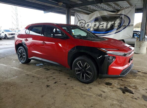 JTMBFAEB8TA004531 2026 TOYOTA LE Burgundy Przód prawy