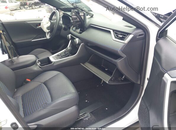 JTME6RFV4SD573782 2025 TOYOTA RAV4 HYBRID Белый Вид салона спереди
