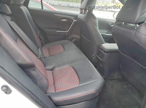 JTMEB3FV6SD285710 2025 TOYOTA RAV4 White Vista de los asientos traseros