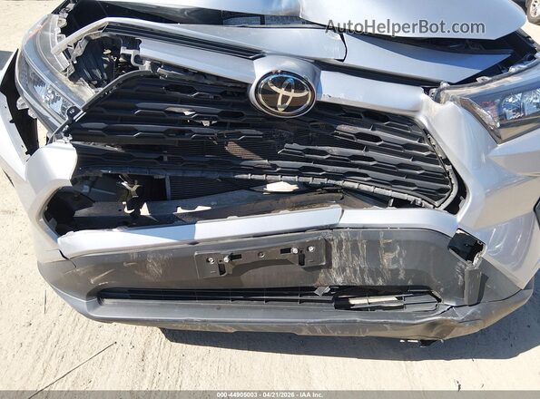 JTMF1RFV2KD004934 2019 TOYOTA LE Silver Widok z przodu