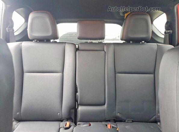 JTMJFREVXHJ125668 2017 TOYOTA RAV4 Red Vista de los asientos traseros