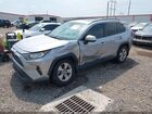 2021 Toyota Rav4 Xle Серебряный vin: JTMW1RFV7MD068065