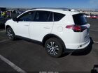 2018 Toyota Rav4 Le White vin: JTMZFREV1JJ151097