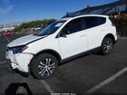 2018 Toyota Rav4 Le White vin: JTMZFREV1JJ151097