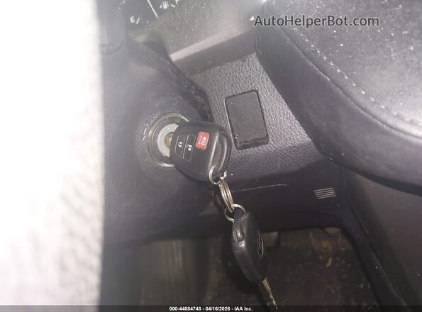 JTMZFREV9JD112367 2018 TOYOTA LE Красный Вид панели приборов