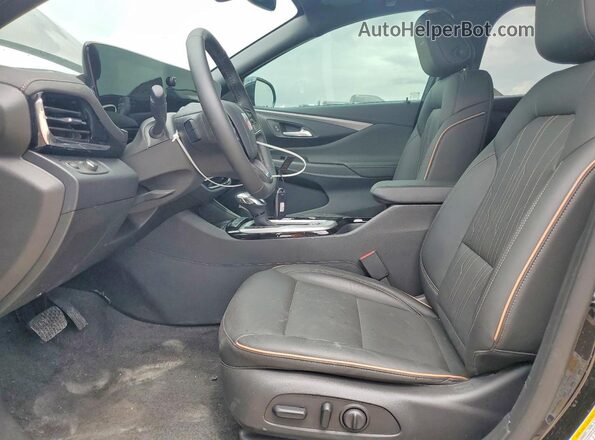 KL47LCEP9SB240713 2025 BUICK OTHER Черный Вид салона спереди