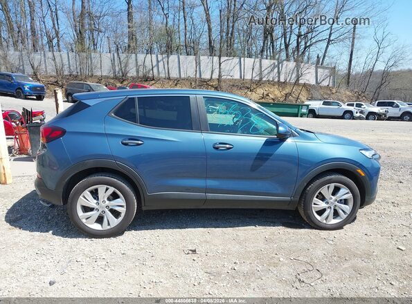 KL4AMCSLXTB039876 2026 BUICK ENCORE Синий Вид задней части салона
