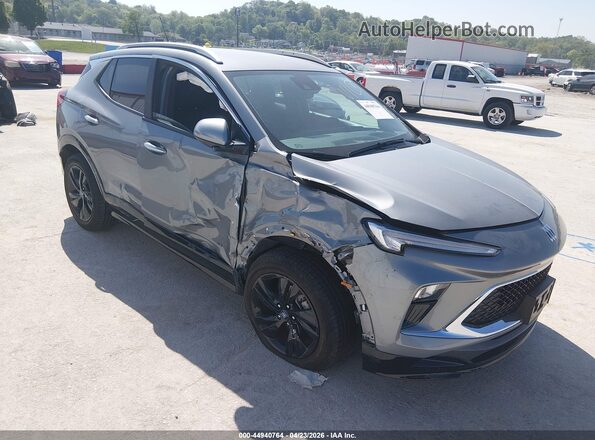 KL4AMDSL1SB041990 2025 BUICK ENCORE Серебряный Передняя правая четверть
