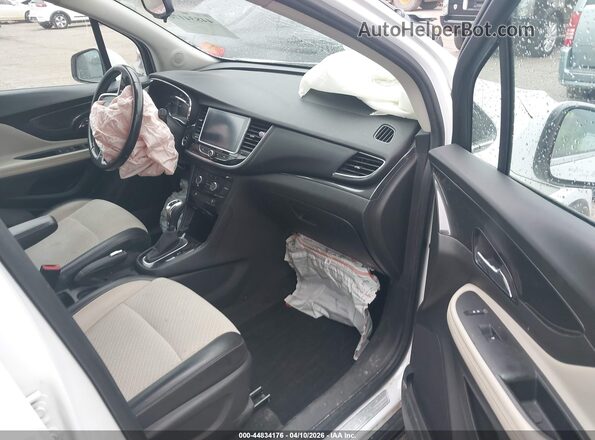 KL4CJASB3JB697260 2018 BUICK ENCORE White Front interior view