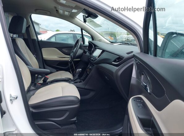 KL4CJASB7JB558961 2018 BUICK ENCORE Белый Вид салона спереди