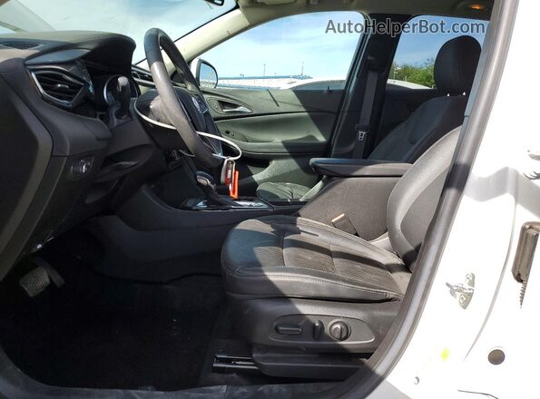 KL4MMFSL2NB135678 2022 BUICK ENCORE White Widok wnętrza z przodu