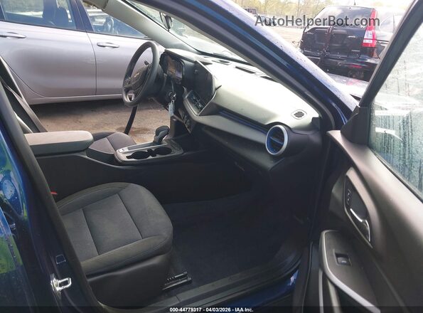 KL77LFE24RC105023 2024 CHEVROLET TRAX Blue Вид салону спереду