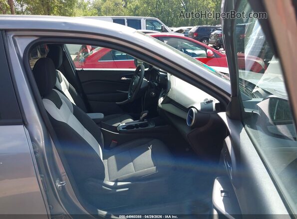 KL77LFE27RC025795 2024 CHEVROLET TRAX Gray Vista interior delantera