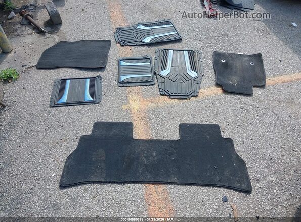 KL77LFE27RC025795 2024 CHEVROLET TRAX Gray 