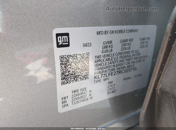 KL77LFE27RC025795 2024 CHEVROLET TRAX Gray Vista del compartimento del motor