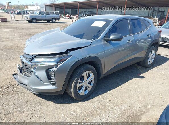 KL77LFEP1SC342943 2025 CHEVROLET TRAX Серебряный Передняя левая четверть