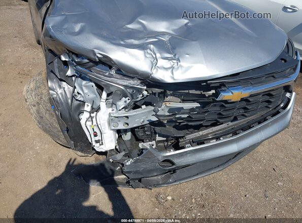 KL77LFEP1SC342943 2025 CHEVROLET TRAX Серебряный Вид спереди