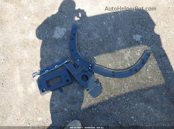 KL77LFEP1SC342943 2025 CHEVROLET TRAX Серебряный Вид панели приборов