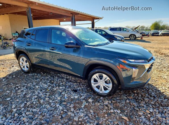 KL77LFEP8SC119086 2025 CHEVROLET TRAX Серый Передняя правая четверть