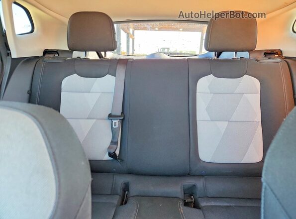 KL77LFEP8SC119086 2025 CHEVROLET TRAX Серый Вид задних сидений