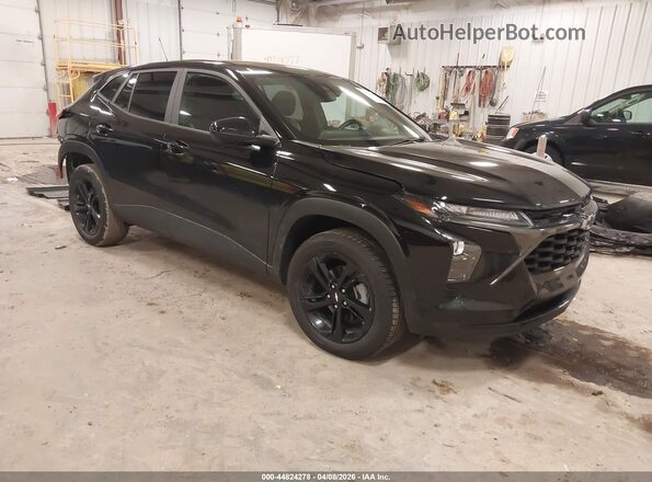 KL77LGE2XRC141577 2024 CHEVROLET TRAX Черный Передняя правая четверть