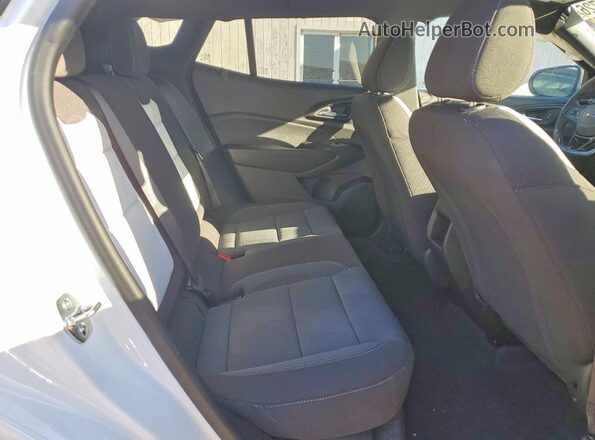 KL77LGEP3TC028959 2026 CHEVROLET TRAX White Rear interior view