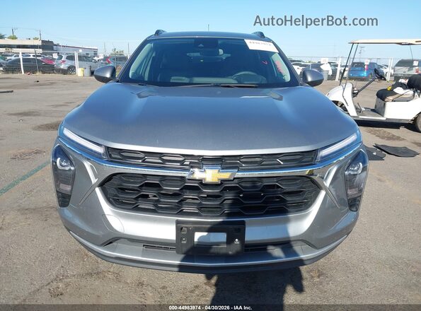 KL77LHEP1SC185913 2025 CHEVROLET TRAX Серебряный Вид щитка приборов