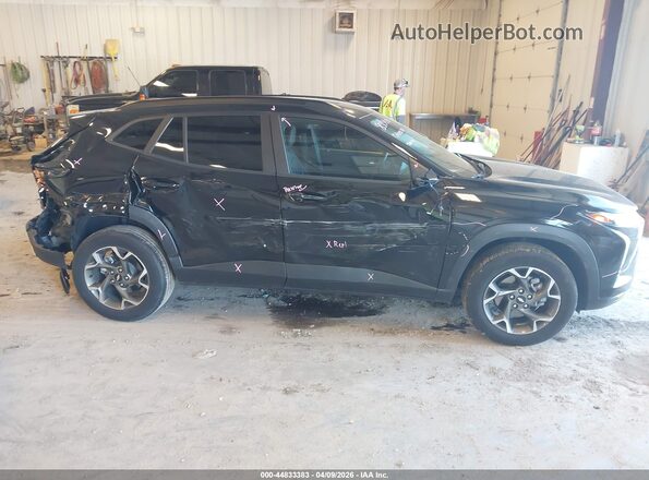 KL77LHEP2SC019920 2025 CHEVROLET TRAX Черный Вид спереди