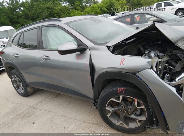 KL77LHEP3SC155943 2025 CHEVROLET TRAX Gray Вид задньої частини салону