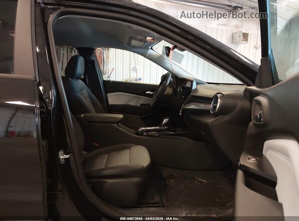 KL77LHEP3SC168062 2025 CHEVROLET TRAX Черный Вид салона спереди