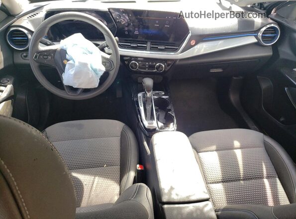 KL77LHEP3SC184231 2025 CHEVROLET TRAX Серый Вид панели приборов