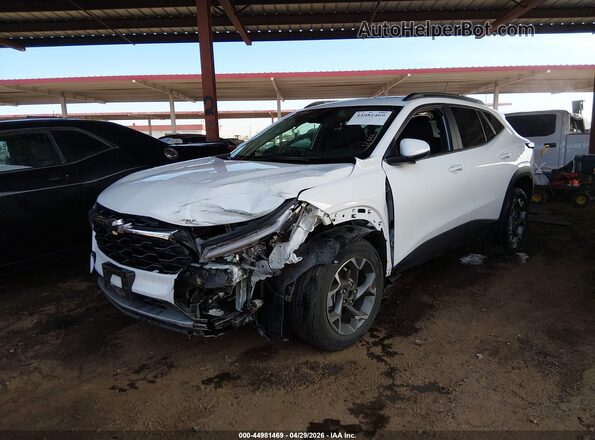 KL77LHEP7SC004491 2025 CHEVROLET TRAX Белый Передняя левая четверть