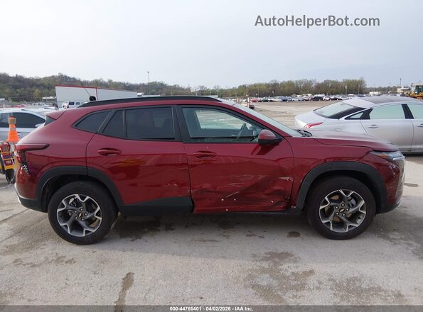 KL77LHEP9SC266917 2025 CHEVROLET TRAX Красный Вид задней части салона