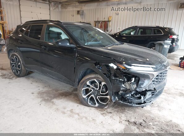 KL77LJE28SC248470 2025 CHEVROLET TRAX Черный Передняя правая четверть